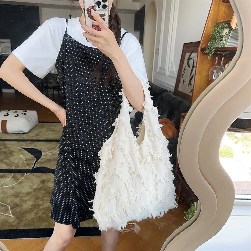 1 Piece Simplicity Student Shoulder Bag for Girl Korean Fashion Black Beige Color Tassels Tote Bag Cute High Capacity Handbag