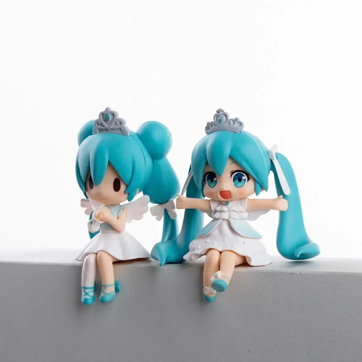 Hatsune Miku Animation anime Surrounding Big Eyes Q Version Princess Voice Car Chassis Handmade Model Ornaments Gifts