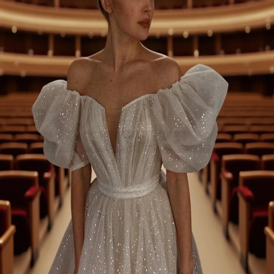 

Customized glittering A-line two-piece wedding dress with detachable skirt and off-shoulder bride's formal party gown