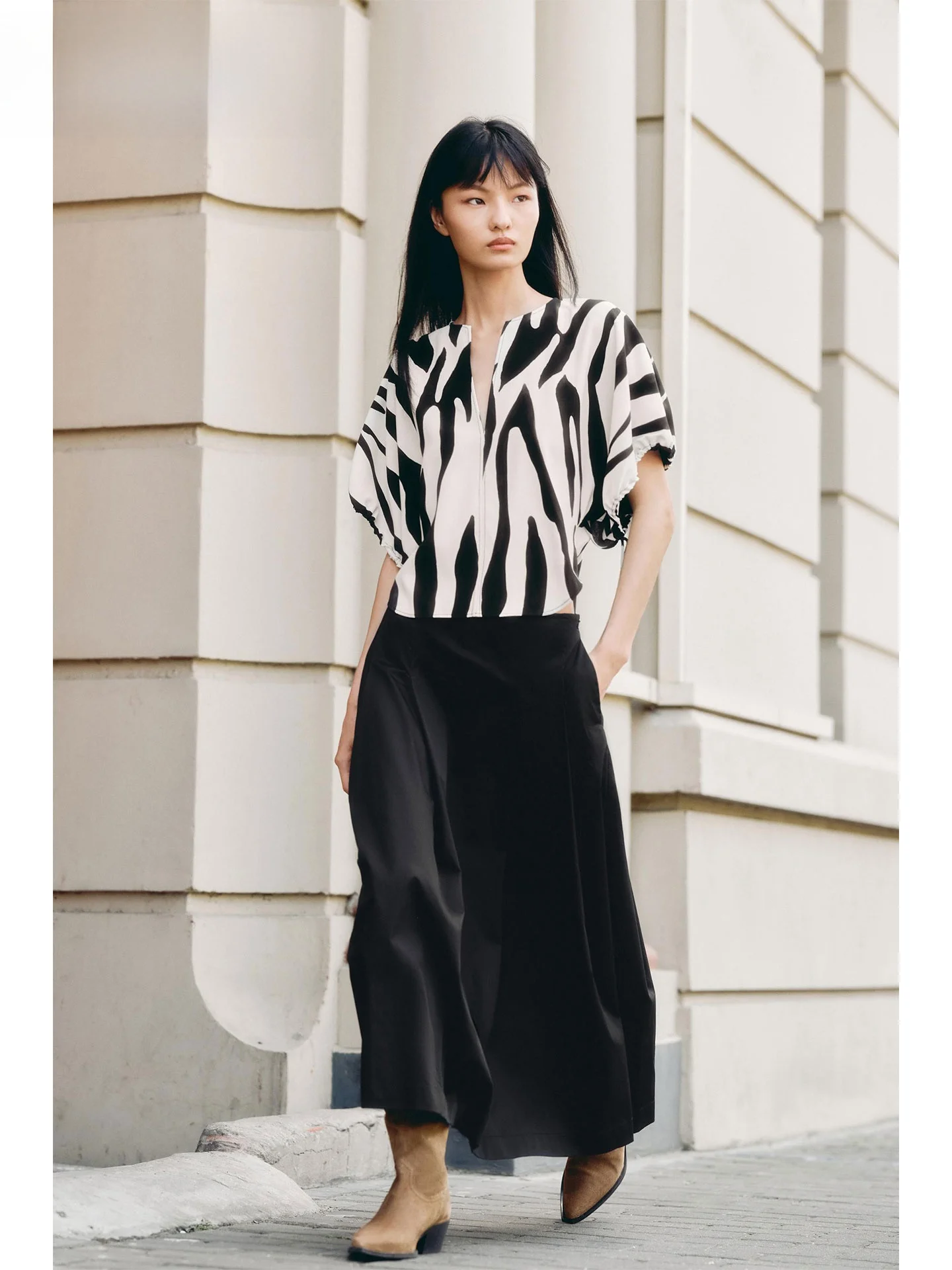 

ZAPRHA2025 Autumn New Sle Bla Hepburn Long Folded A-Line Skirt Slimming Midi Skirt Casual Zipper Design Ladies' Skirt