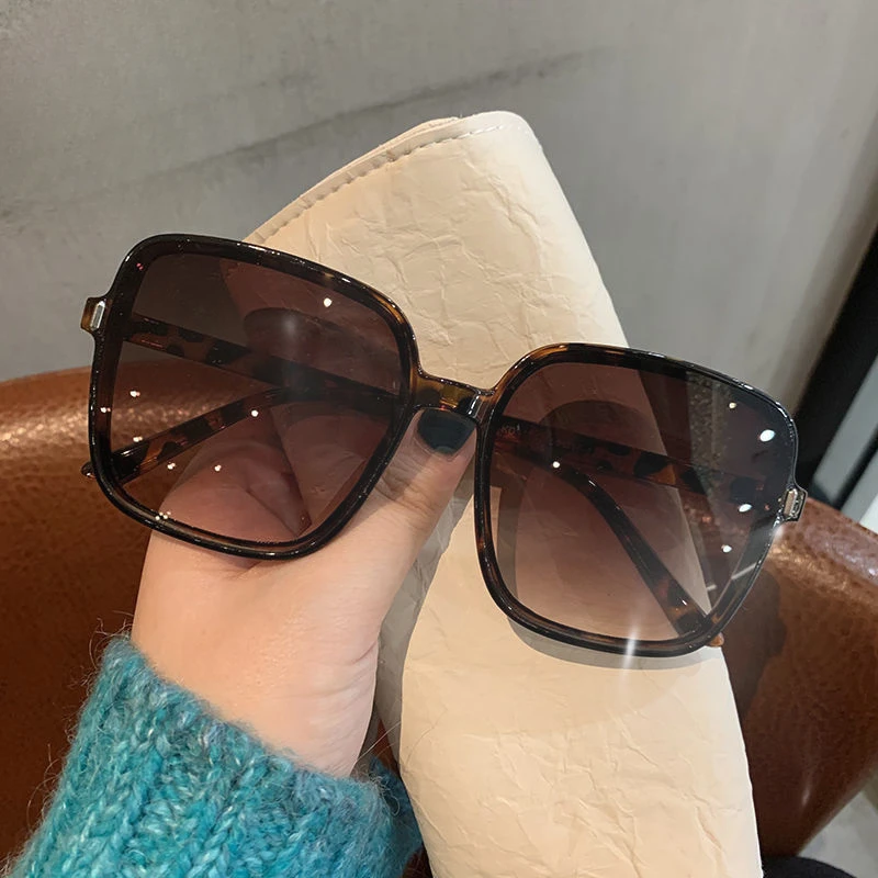 Square Sunglasses Woman Retro Vintage Gradient Sun Glasses Female Clear Lens Black White Oculos De Sol Glasses Women Очки