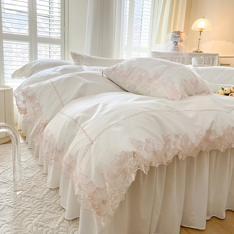 

White Bedding Bed Skirt Set Ruffle Lace Embroidery Cotton Duvet Cover Romantic Wedding Bedclothes Bedspread Bedsheet Pillowcases