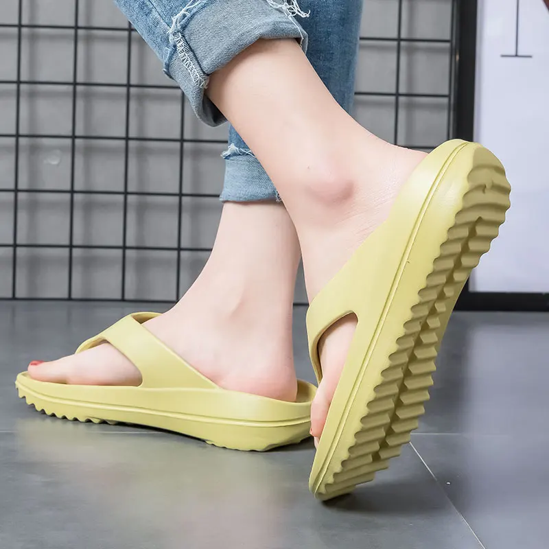 Women\'s Fashion Wedges Non-Slip Flip Flops New Summer Couples Home Comfort Soft Sole Slipper Woman Eva Beach plus size clip toe