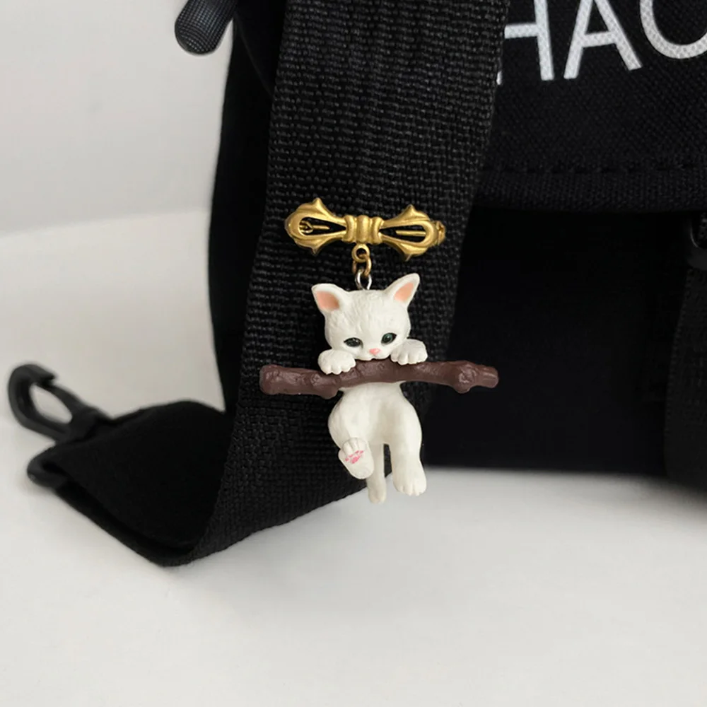 Cute 3D Cat Animal Hanging Branch Brooch Kawaii Animal Lapel Pins Clothes Backpack Jackets Decoration For Children Women Gifts