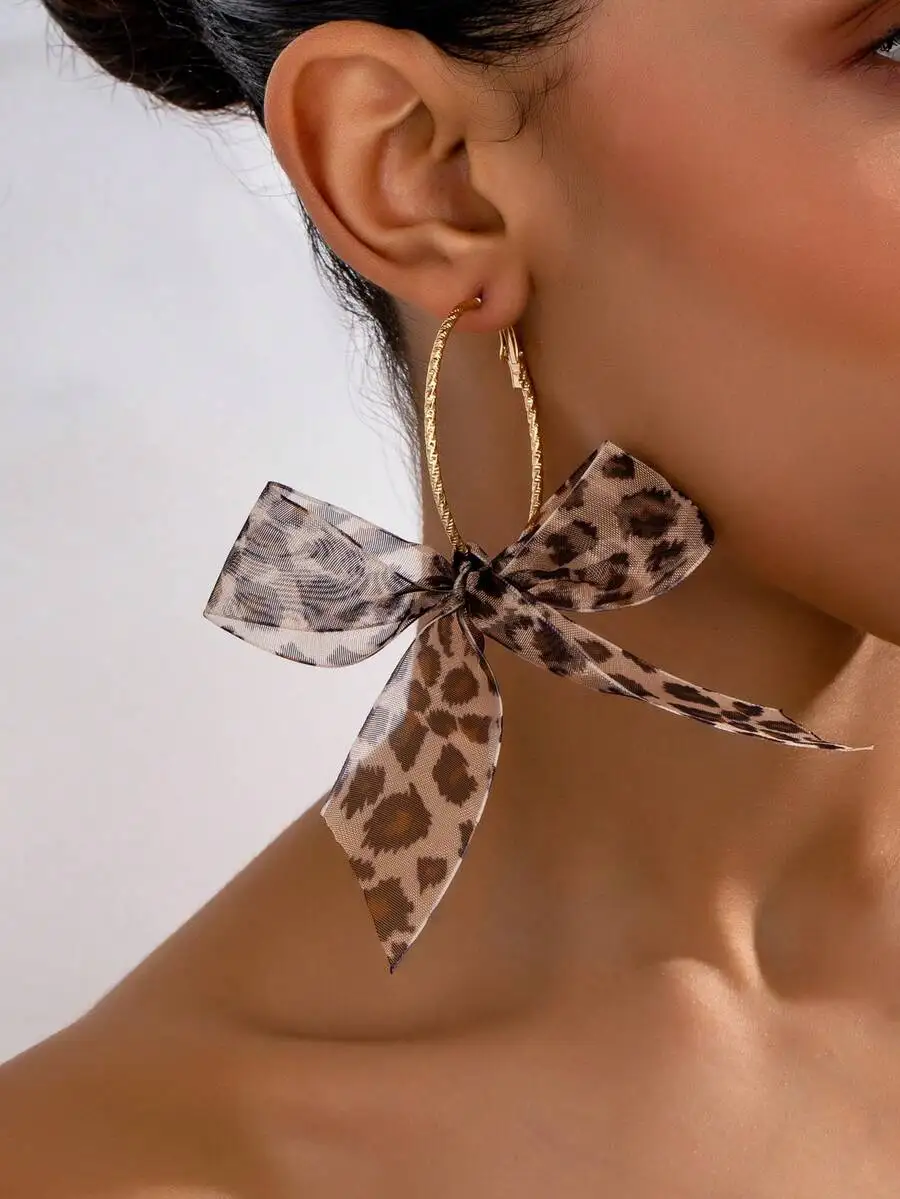 1 Pair Exaggerated Leopard Print Ribbon Bow Hoop Earrings, Suitable For Women To Wear In Banquet, Party And Wedding Valentines