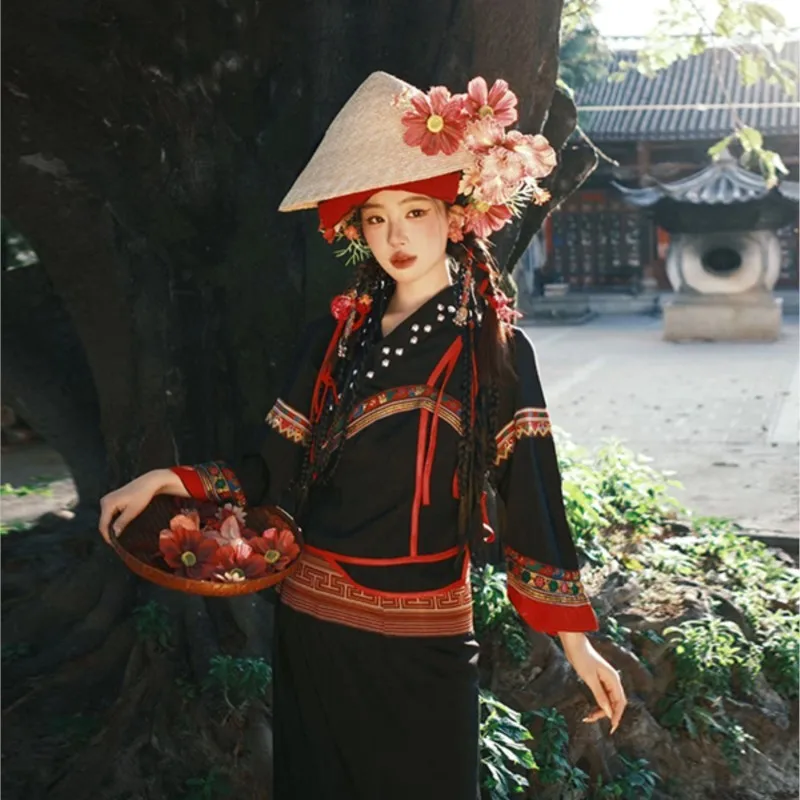 

A set of travel and photography clothing for Miao villages with exotic characteristics
