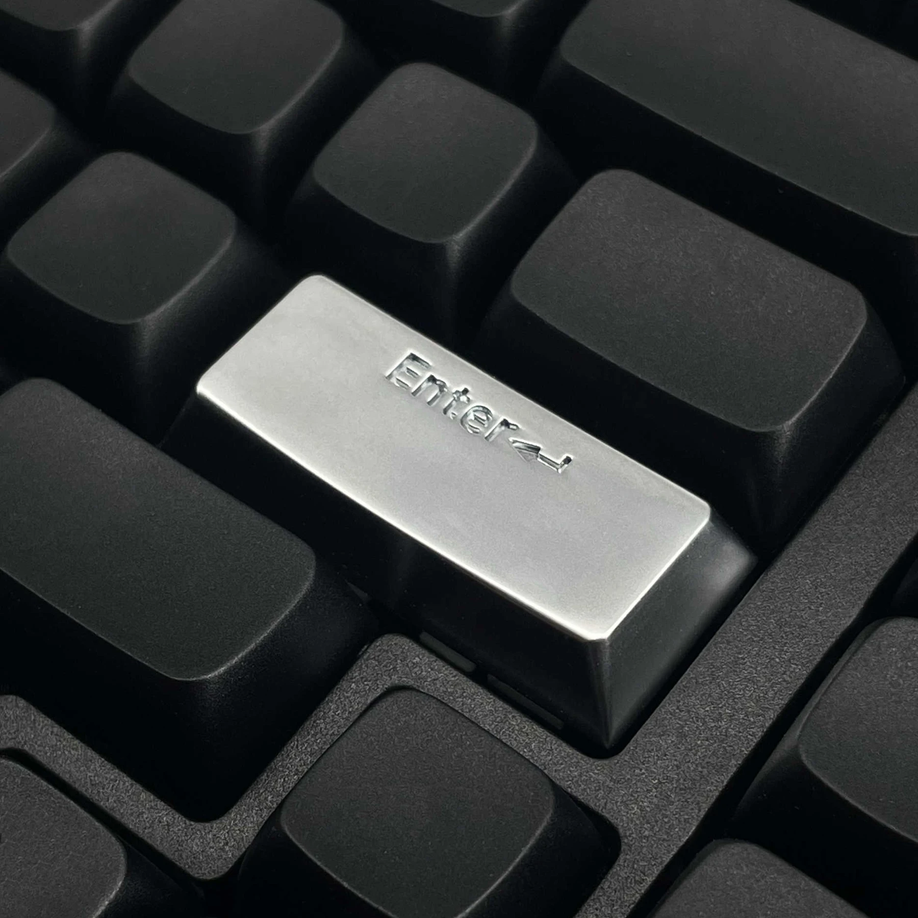 

Three-colour Glossy Metal Enter Key Keycap Applicable MX Switches Custom Keycap for Mechanical Gaming Keyboard