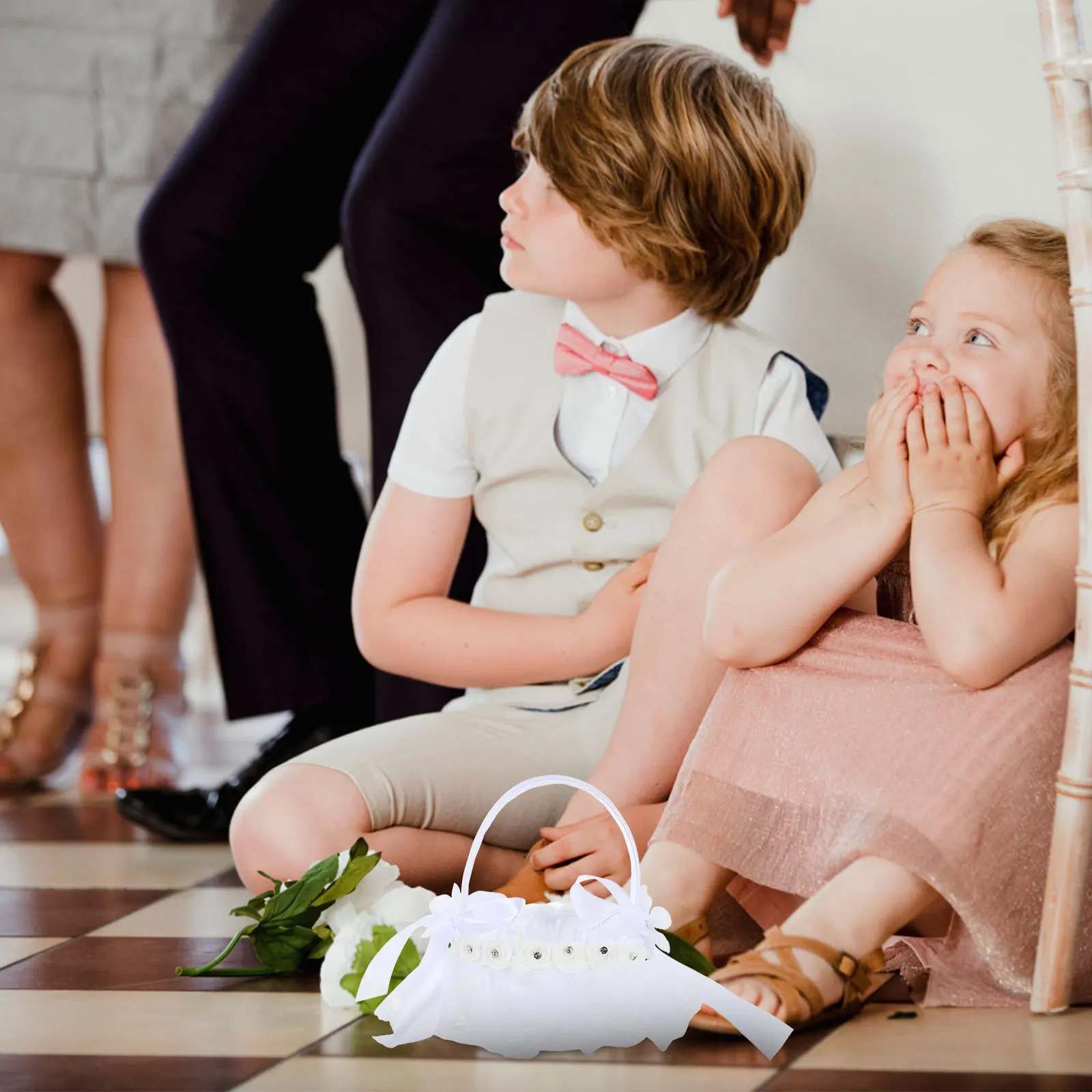 

1Pcs Lace Wedding Basket White Elegant Flower Holding Basket for Petals Ceremony Decor Romantic Wedding Supply