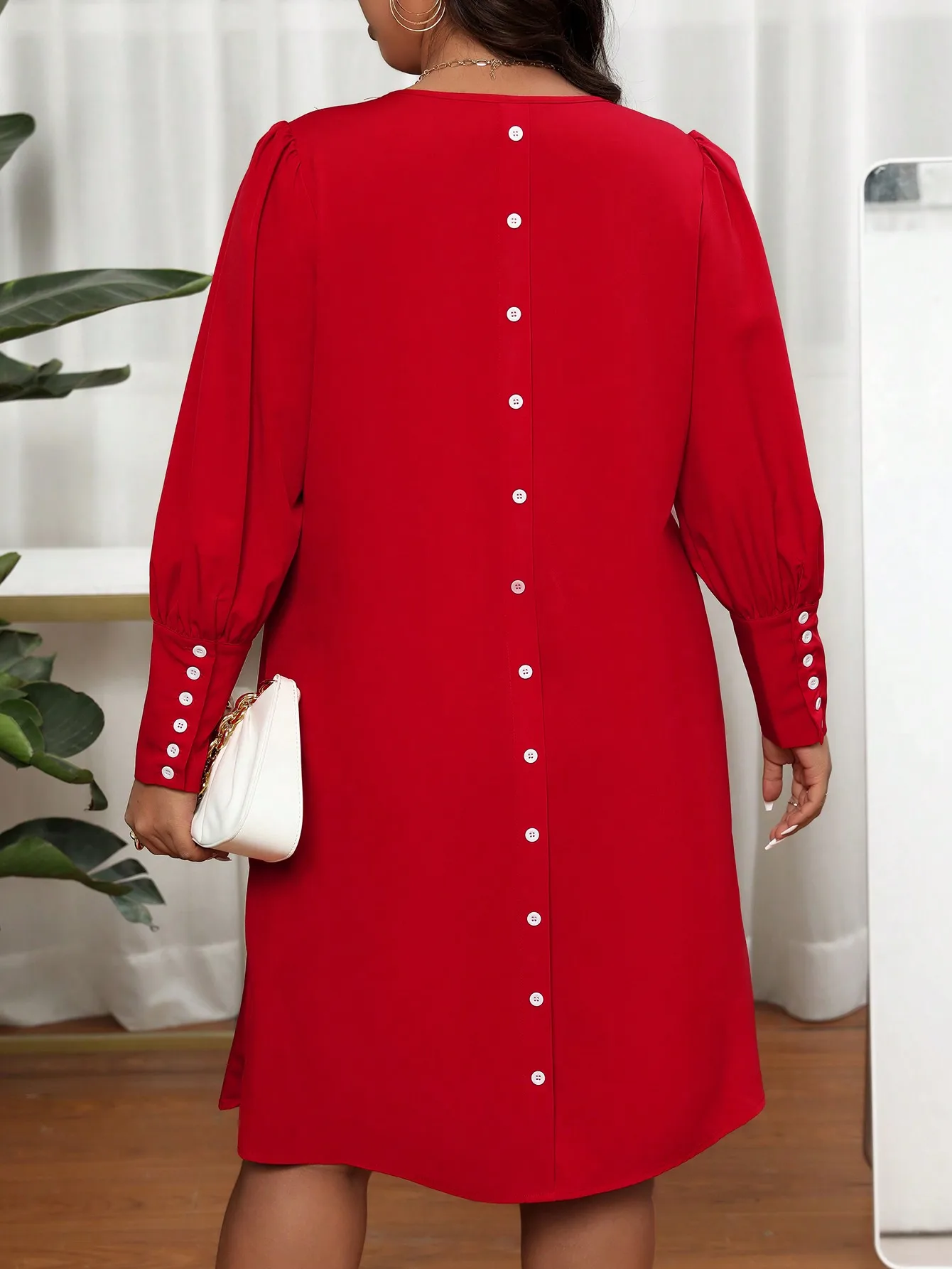 Robe midi élégante pour femme grande taille, col en V, manches lanternes, boutons décoratifs au dos, couleur unie, coupe ample, idéale pour les fêtes