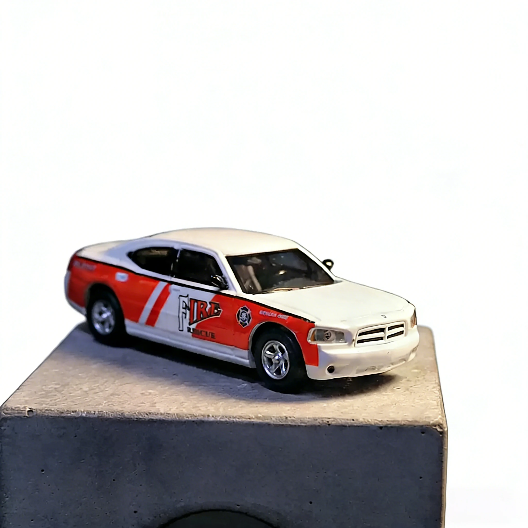 

1:87 моделирование патруля автомобиля Dodge-стиль инъекционный пластиковый мини-модель автомобиля игрушка Коллекционное украшение для дисплея