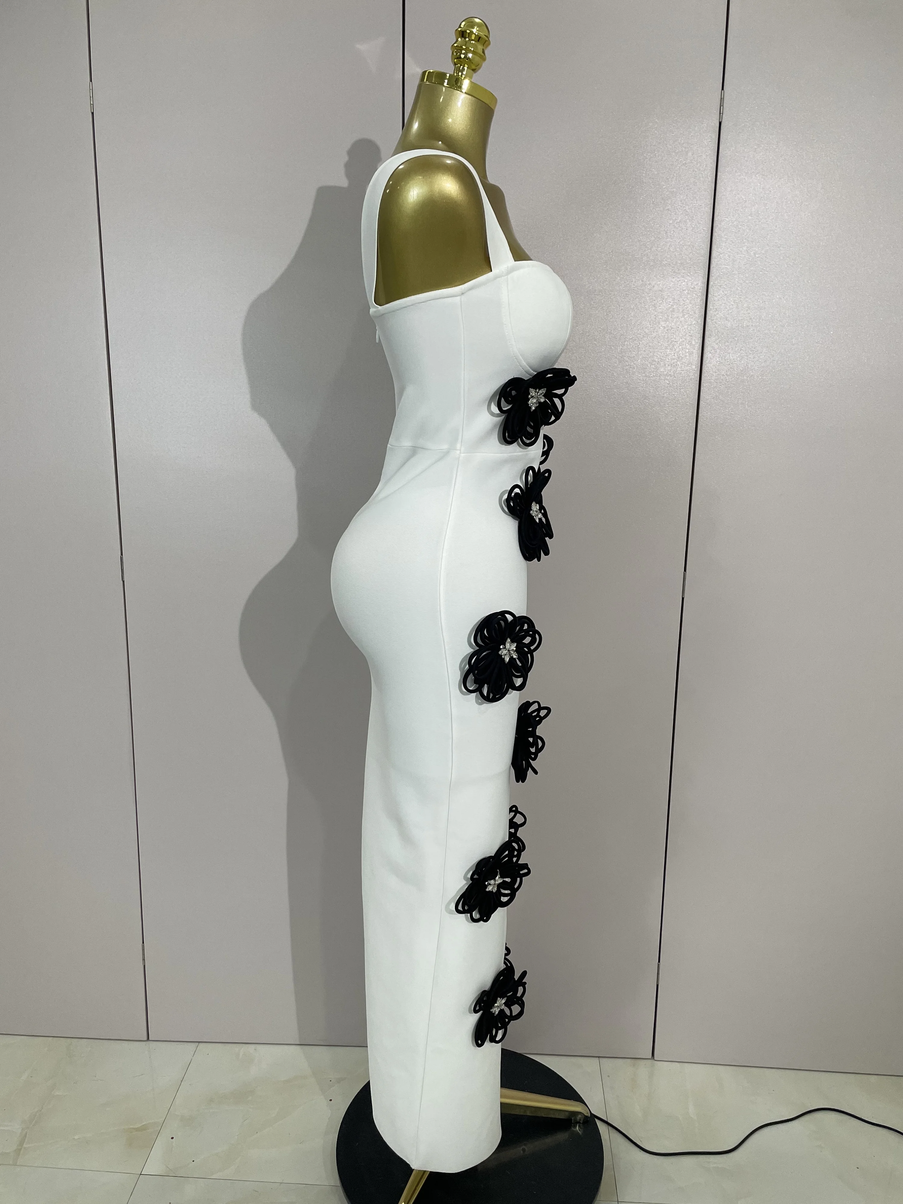 Elegancka, błyszcząca sukienka bandażowa z czarnymi kwiatami, białymi ramiączkami, długa, dopasowana do ciała, idealna na wieczorne przyjęcia, urodziny, bal, vestido.