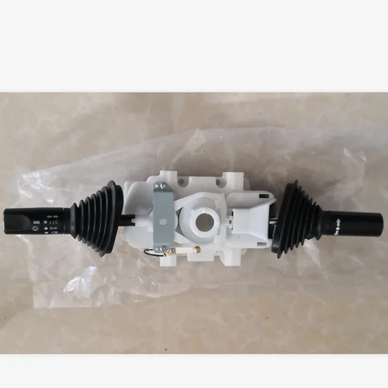 

Переключатель фар вперед и назад в сборе 91A05-55010 Вилочный погрузчик Mitsubishi FD20 FD25 FD30 F18C F14E