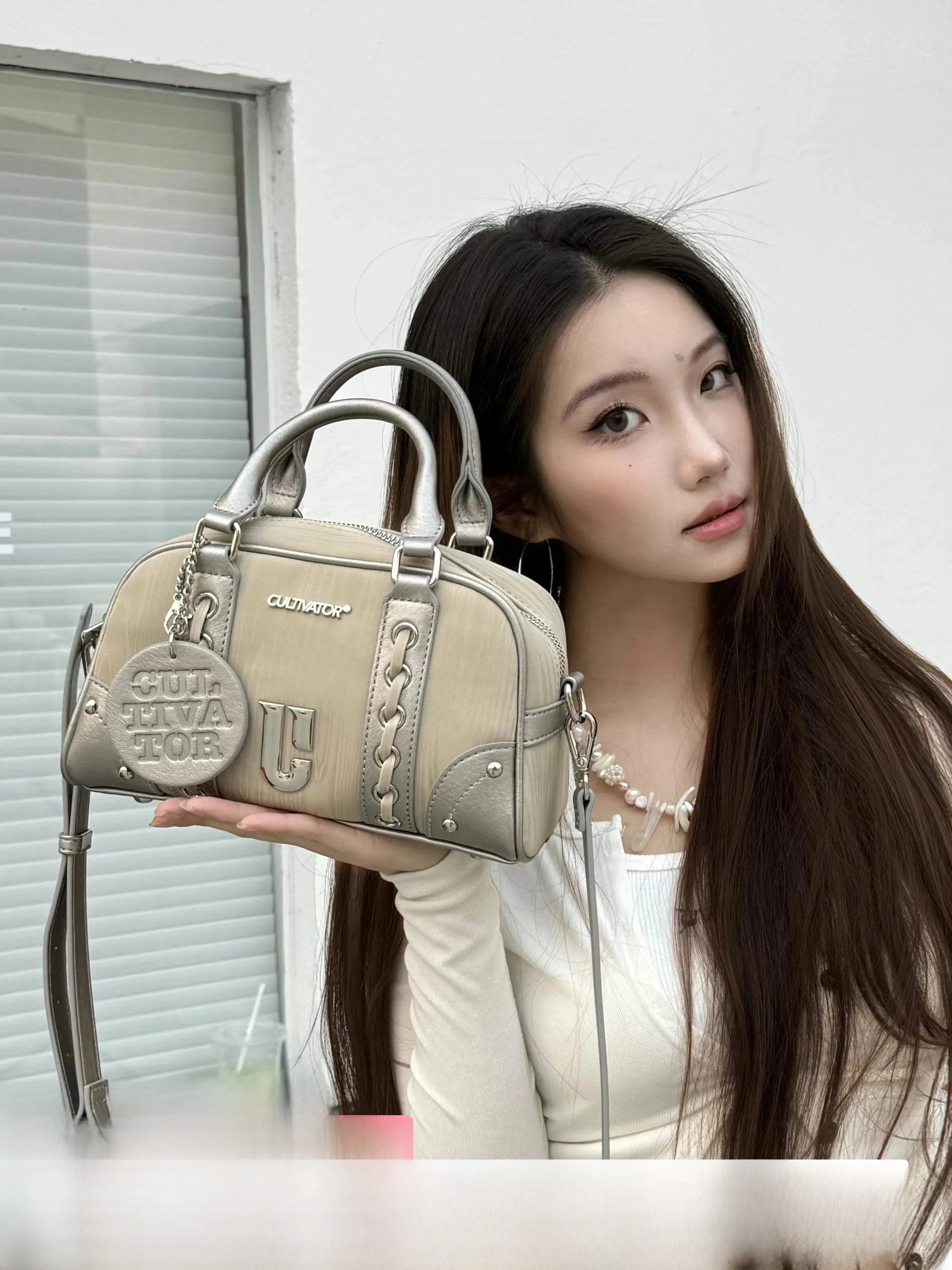 Cultivator Original Casual Color Block Luminous Handheld Bowling Bag Boston Bag Summer 2026 Soft PU Leather Shoulder Bag