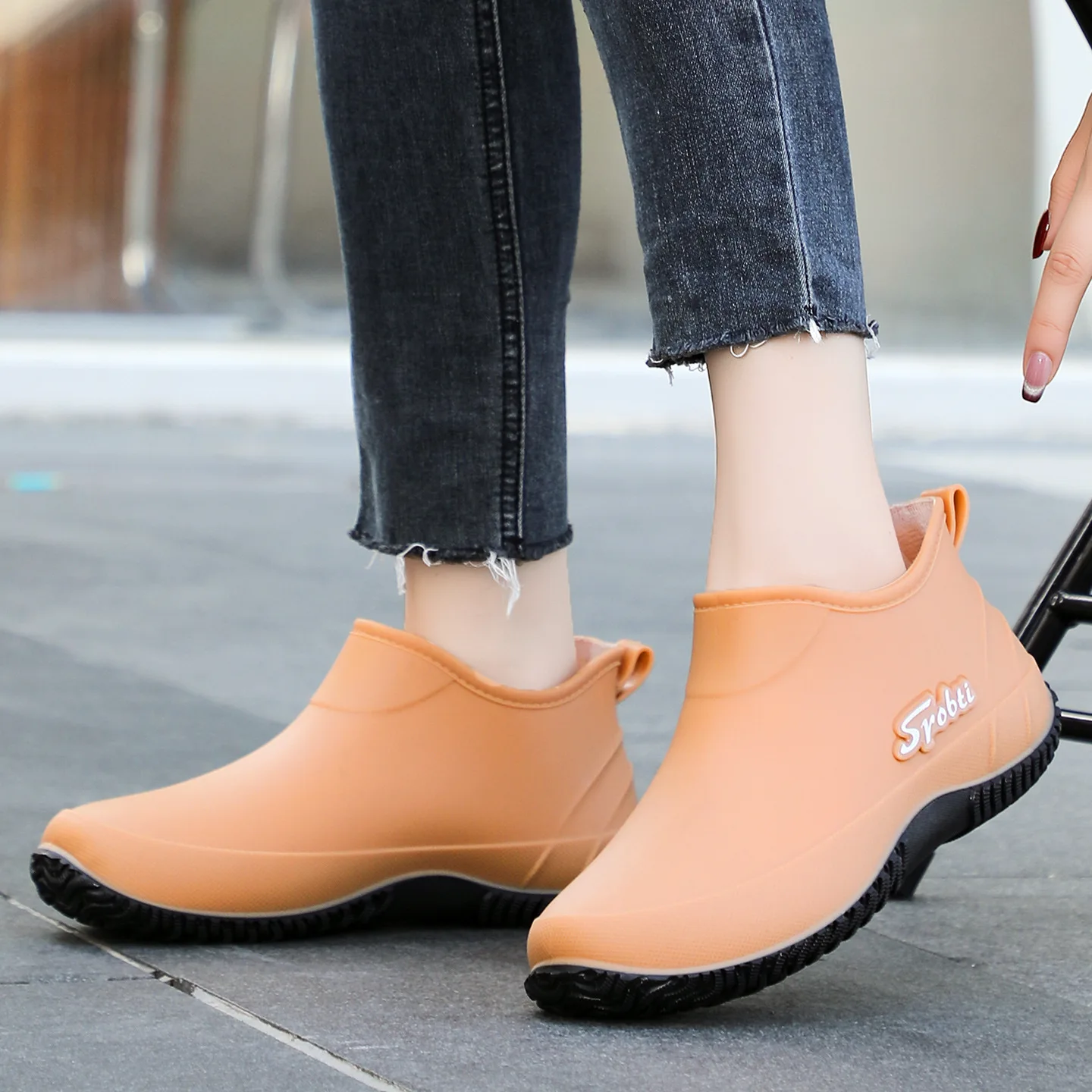 

New Women's Rain Boots Waterproof Non-slip Rain Boots Shallow Fashion Water Boots Wear-resistant Comfort Cotton-keep Warm Shoes