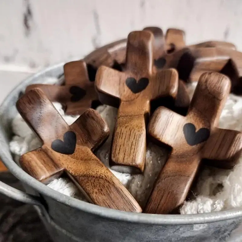 1/2Pcs Wooden Carved Comfort Crosses Handheld Pocket Love And Comfort Crosses Gift For Praying Encouragement And Clinging