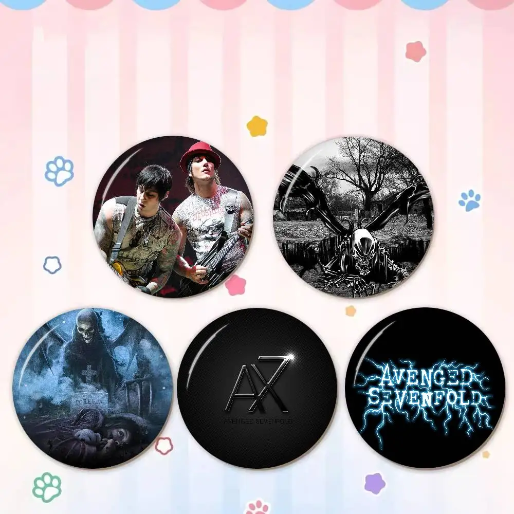 Rock Band Avenged S-Sevenfold Cartoon Broschen Anime Abzeichen Runde Handgemachte Brosche Anstecknadeln Schmuck für Rucksack Kleidung Geschenke