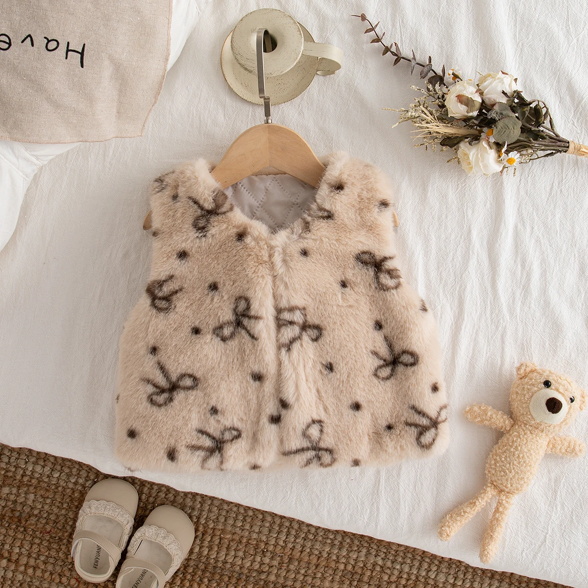 

Winter New Sweet Bow Print Baby Girl Vest Coat, Thick And Warm Children'S Clothing (9 Months -4 Years Old)