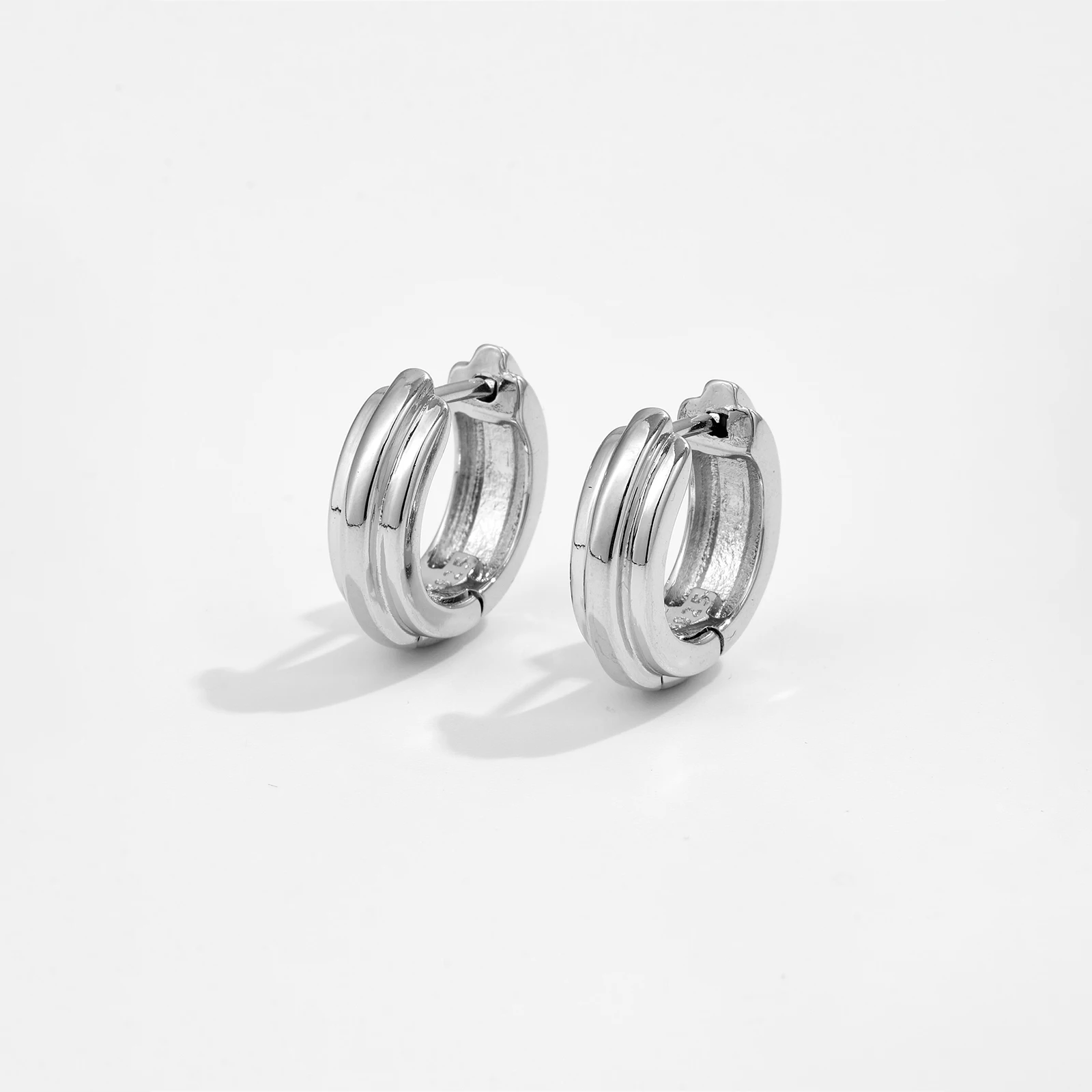 DPLAOPA 925 Sterling Silver Irregular Circle Plain Hoop Earring Piercing Huggies Women 2024 New Fashion Fine Jewelry Gift — zdjęcie 3