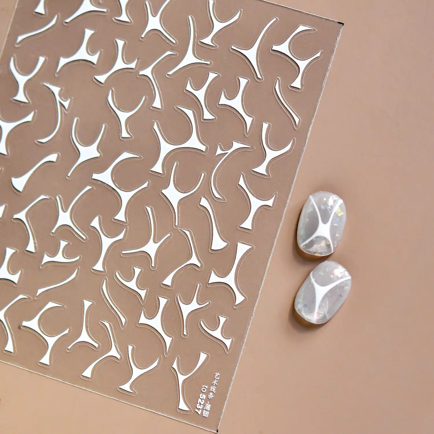 أنيقة هندسية الذهب ختم 5D مسمار الفن ملصقات الفرنسية منحنى مجردة شظايا فريدة من نوعها الفنية ذاتية اللصق مانيكير صائق