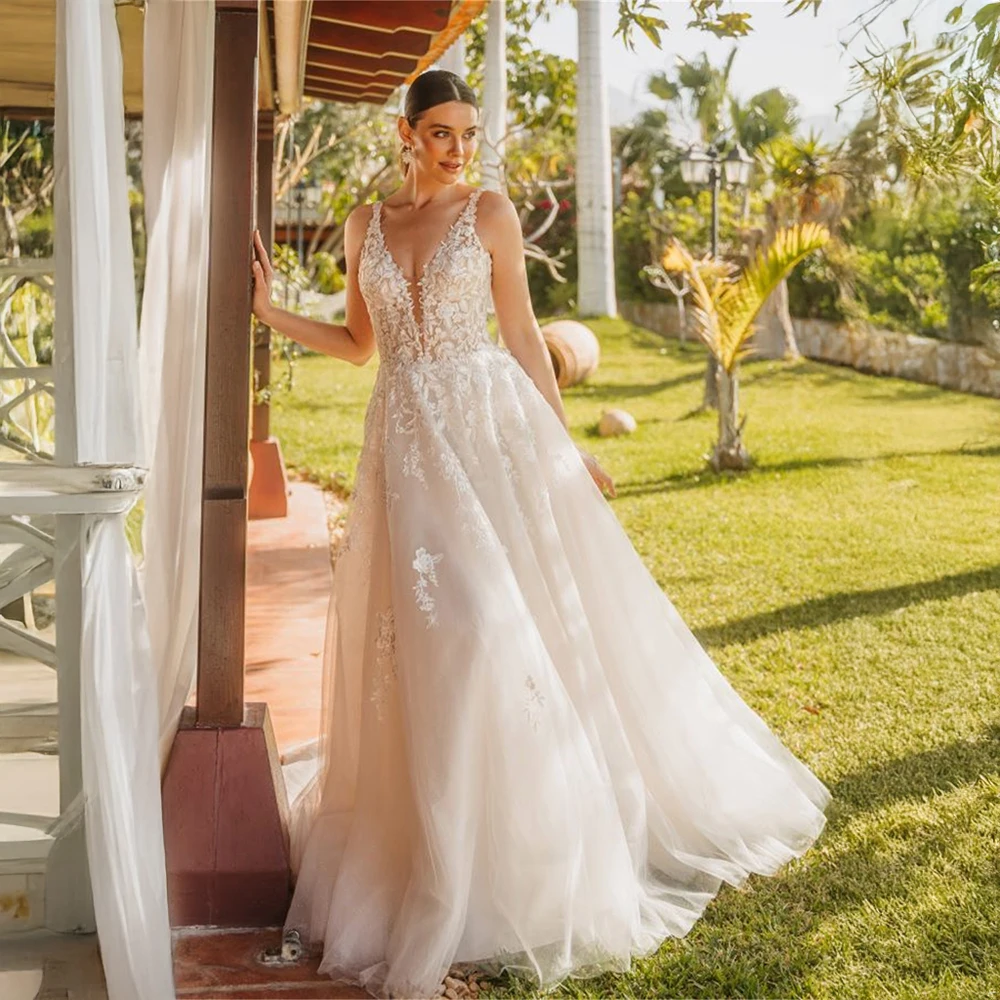 

Customized Floral Lace Spaghetti Strap Wedding Dress Tulle Bridal Gown Elegant Boho Bridal Dress for Garden Wedding Ceremonies