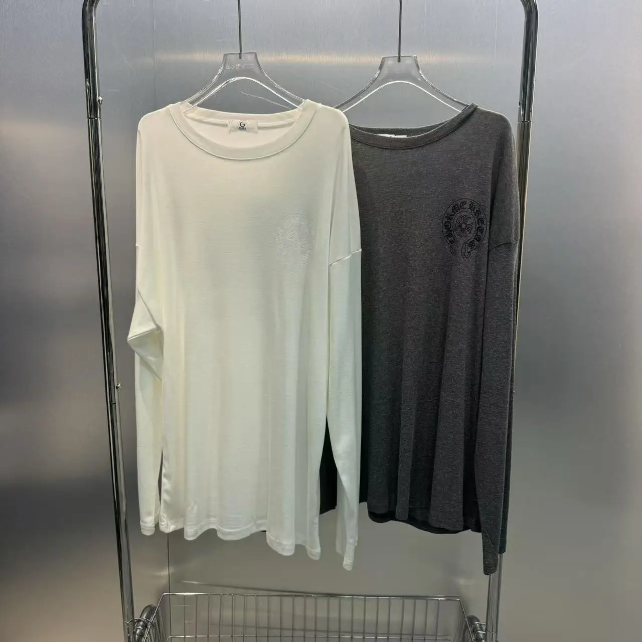 

Свободная длинная футболка с перекрестным принтом Свека в стиле ретро, пикантный дизайн для девочек, смесь хлопка и полиэстера, влажный ng, круглый, средней длины