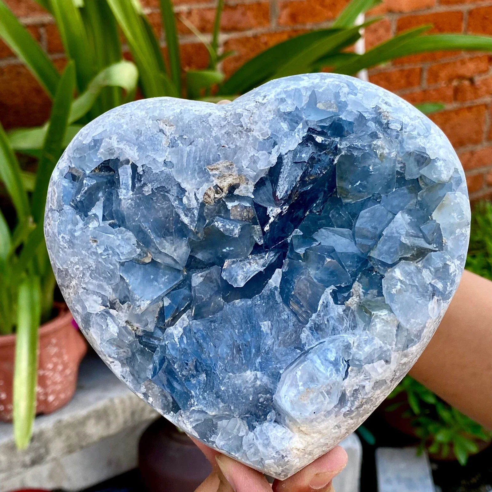 

Natural blue crystal heart, energy gem, healing with qi, home anti-magnetic decoration, meditation and divination