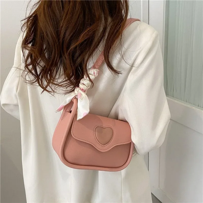 Cute Love Shoulder Bag Versatile PU Leather Mobile Phone Pouch Women Underarm Bags Retro Splicing Love Saddle Bag Handbag