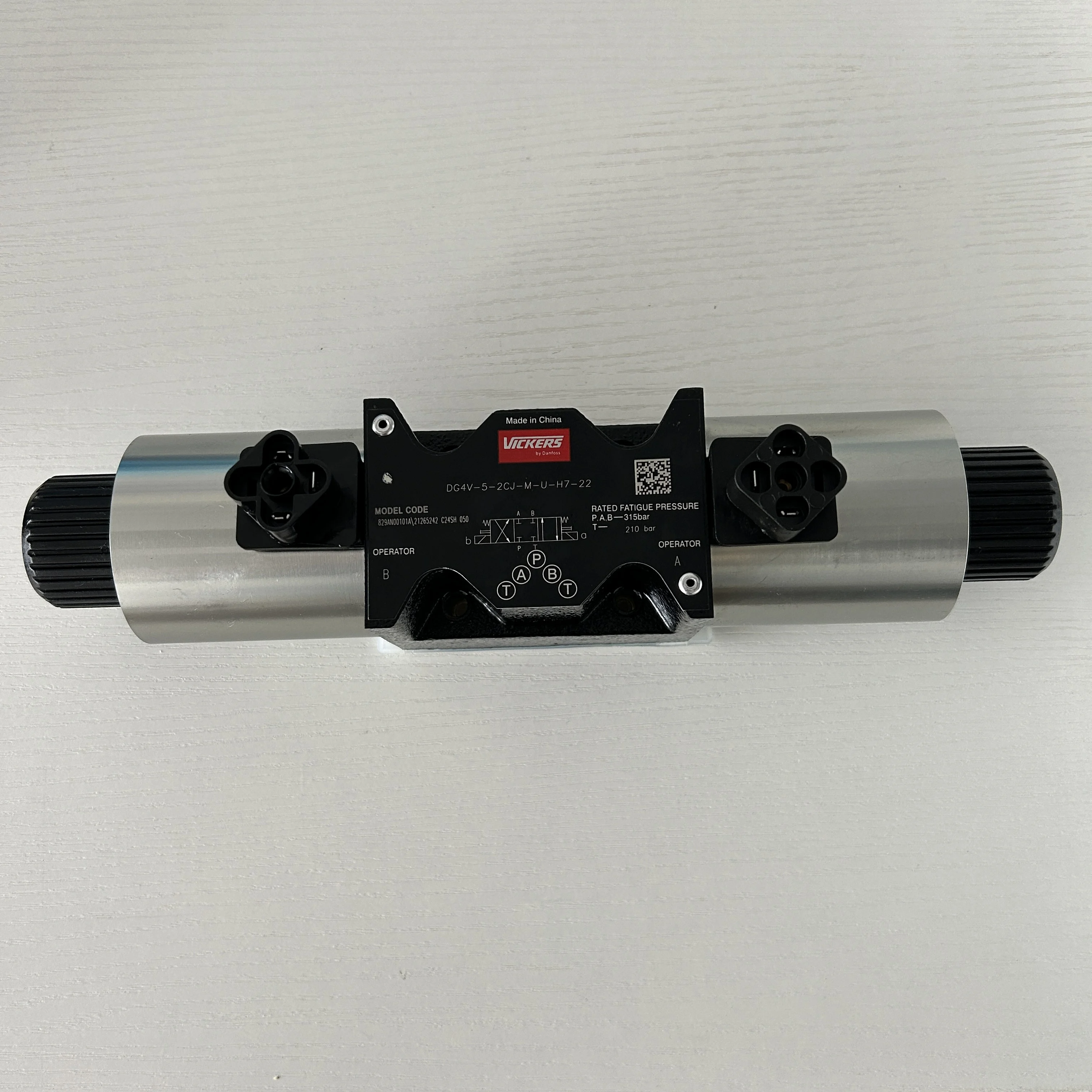 DG4V-5-2CJ-M-U-H7-22 Electromagnetic Reversing Hydraulic Valve DN10 Diameter 120L Flow 315BAR Pressure