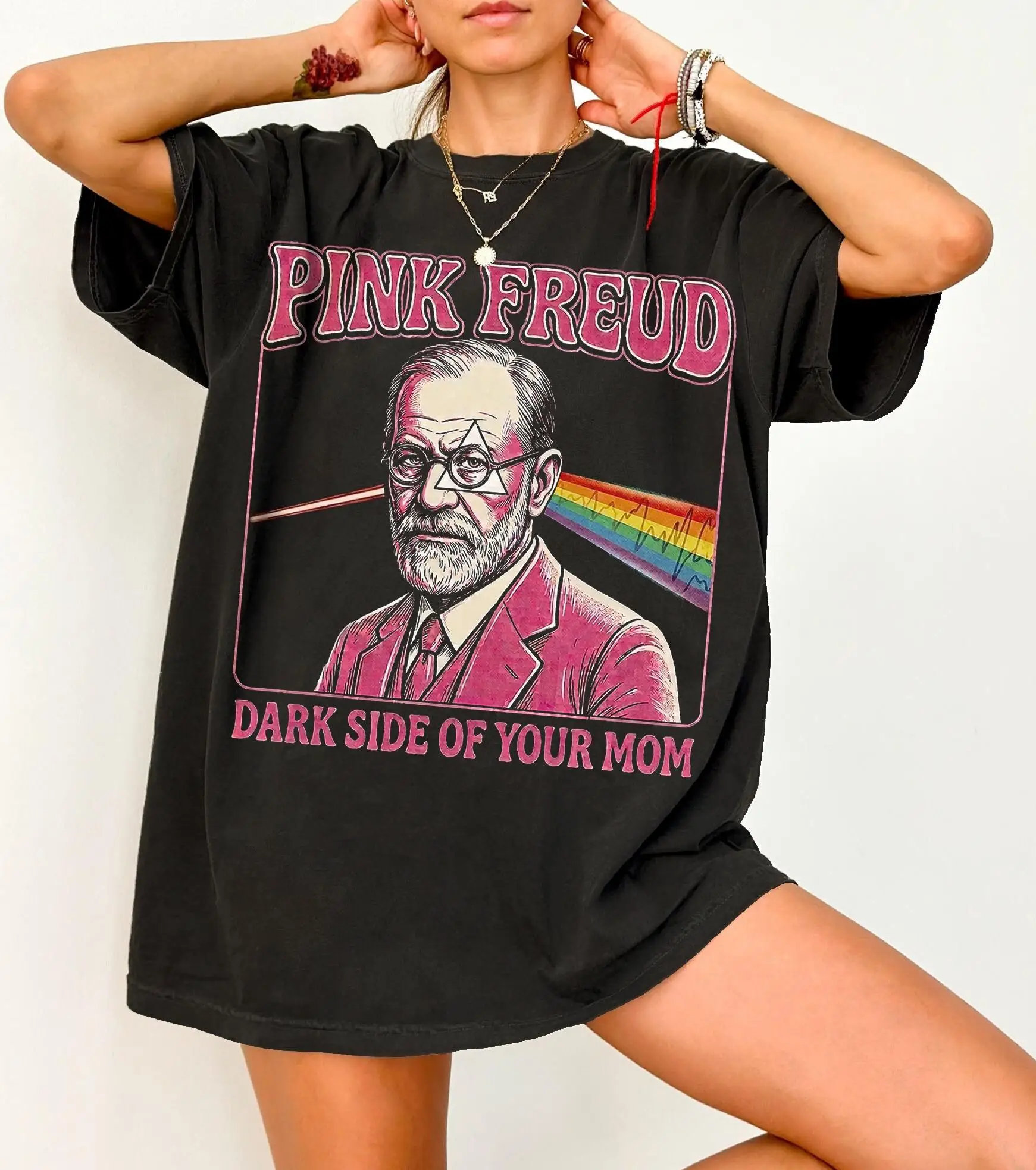 Chemise rose Freud The Dark Side Of Your Mom, chemise pour les amateurs de psychiatrie, les musiciens et les psychiatres, chemise Sigmund Freud, chemise drôle