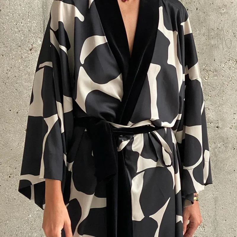 2024 Women New Satin Long Style Pajamas Kimono Large Size Black and White Collision Bathrobes Home Clothe Sexy V-neck Dress