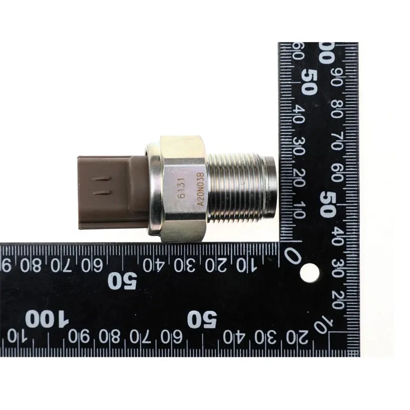 8-98119790-0 499000-6131 499000-6160 499000-6130 499000-6141 Sensore di pressione del carburante su guida per Hitachi ZX200-3 Isuzu 4HK1 6HK1 6WG1