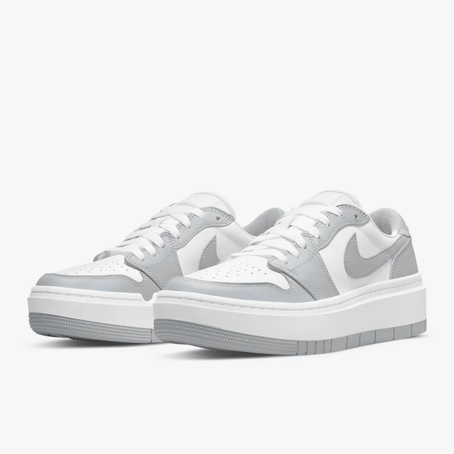 Оригинальные женские кроссовки Nike Air Jordan 1 с толстой подошвой, модель DH7004-100.