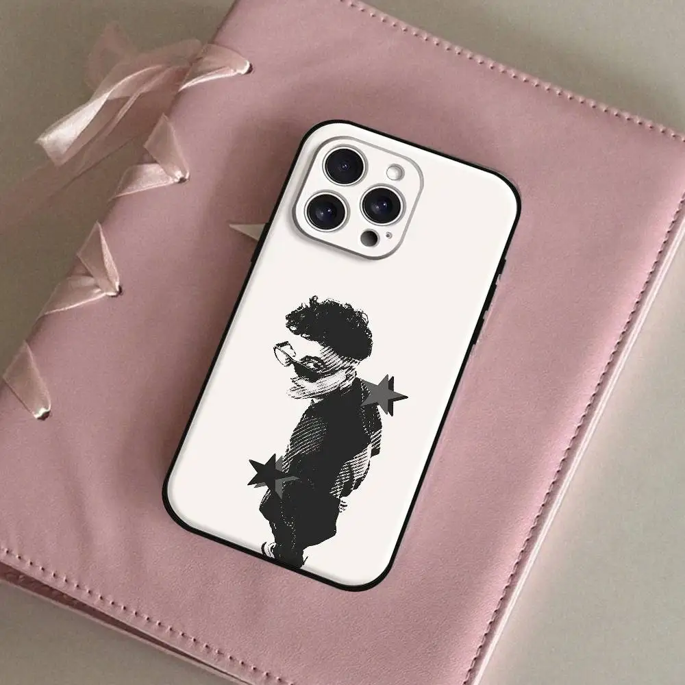 حافظة هاتف Alvaro Diaz Coco Singer غلاف أسود لهاتف آيفون 17/16/15/13/14 Pro Max/ 11 Plus/X/Xr/Xs Max/12 نماذج متوافقة صغيرة #2