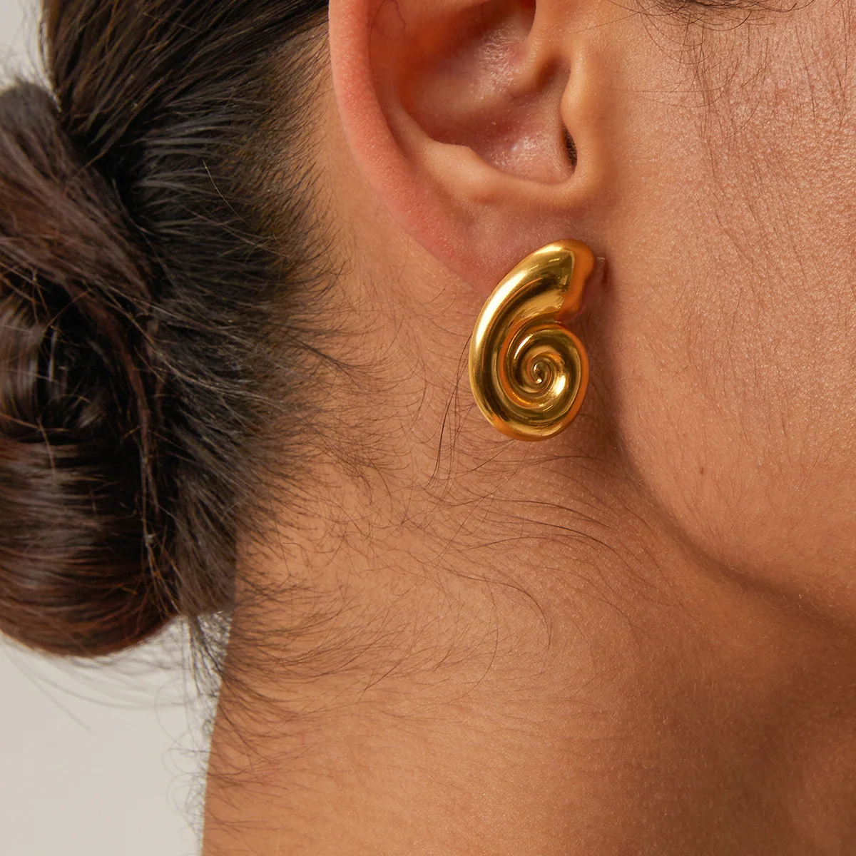 AENSOA Irregular Glossy Spiral Metal Stud Earrings Unique Vintage Gold Plated Snail Conch Geometric Earring for Women Jewelry