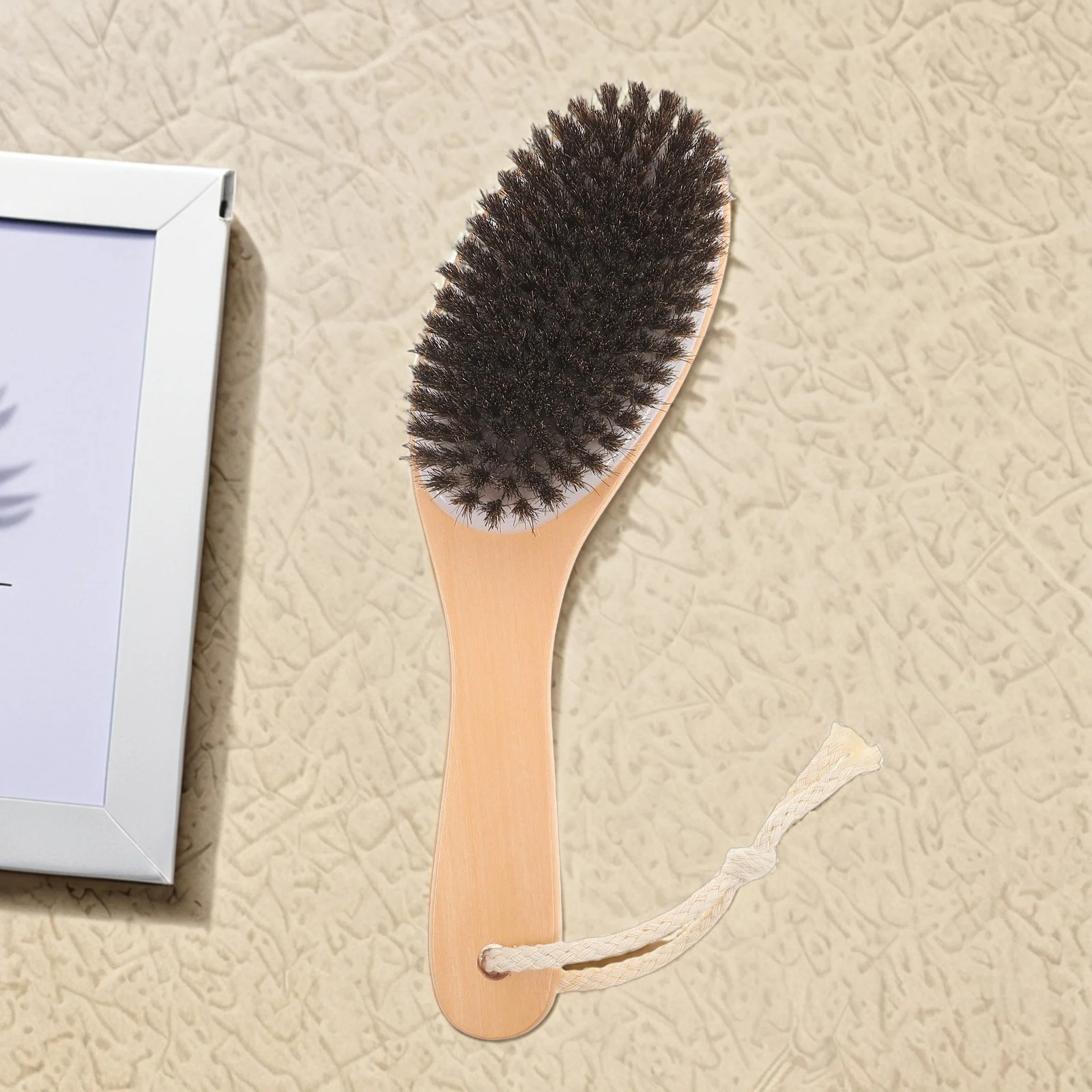 

Horse Grooming Brush Soft Bristle Ergonomic Handle Effective Dirt and Hair Removal Portable Lightweight Horse Body Grooming Tool