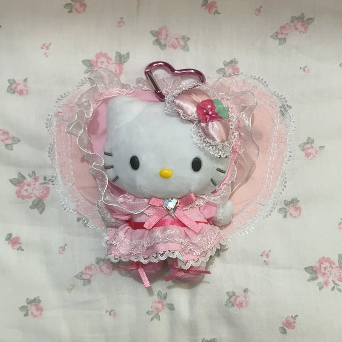 Sanrio Hello Kitty Strawberry Lolita Pink Heart-Shaped Metal Buckle Plush Doll Keychain Itabag Jk Bag Decoration Key Pendant