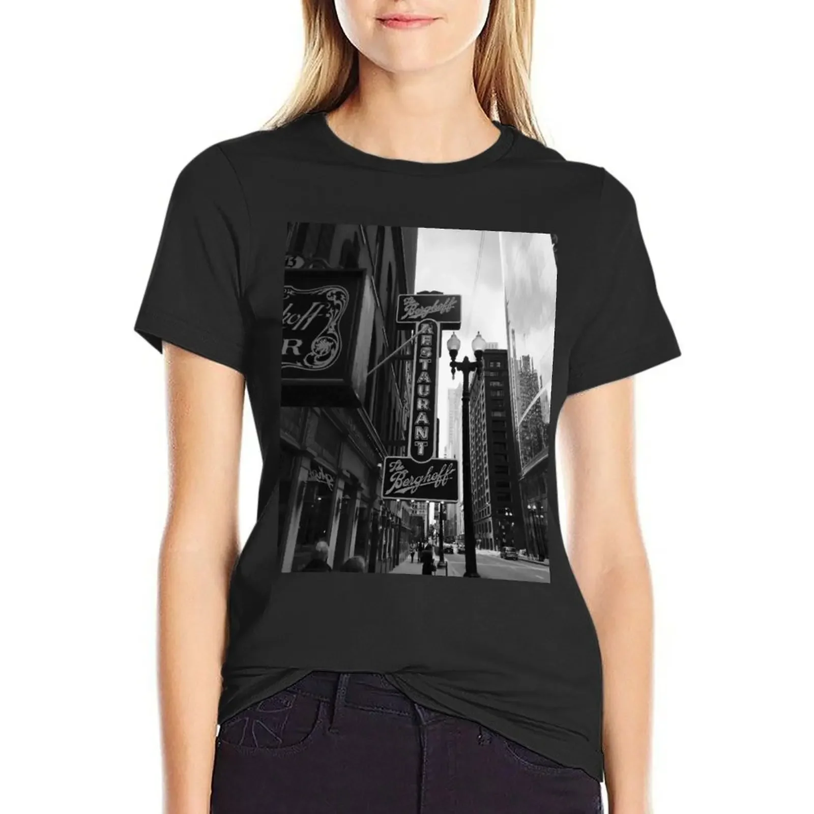 Iconic Berghoff Restaurant, Chicago Illinois T-Shirt aesthetic clothes tops graphics t-shirt dress for Women graphic