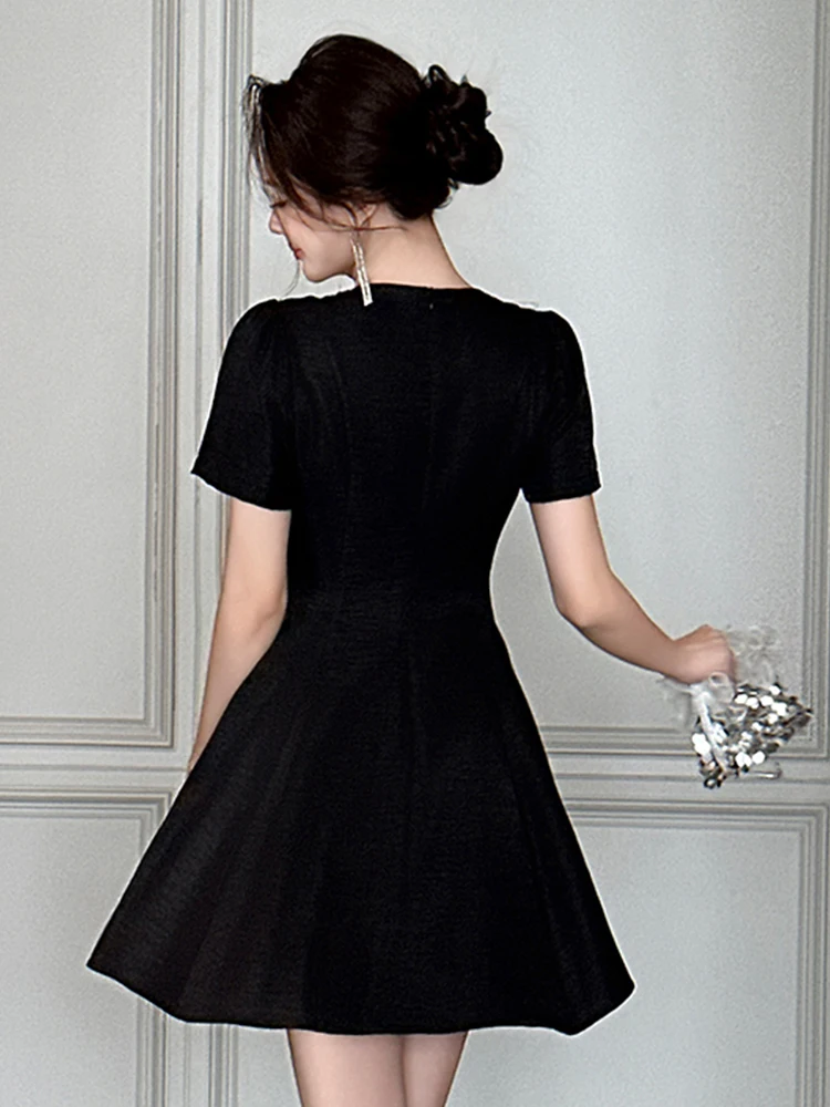 ชุดราตรีผู้หญิงสีดำลูกไม้ระบายแขนสั้นทรงเอเข้ารูปมินิเดรสสั้นหรูหราแฟชั่นงานปาร์ตี้พรอมชุดใหม่