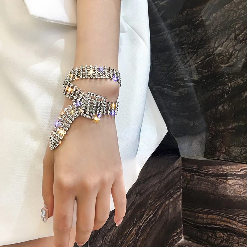 Fashion Full Rhinestone Choker Necklaces for Women Bijoux Shiny Silver Color Button Necklaces Statement Jewelry Party Gift