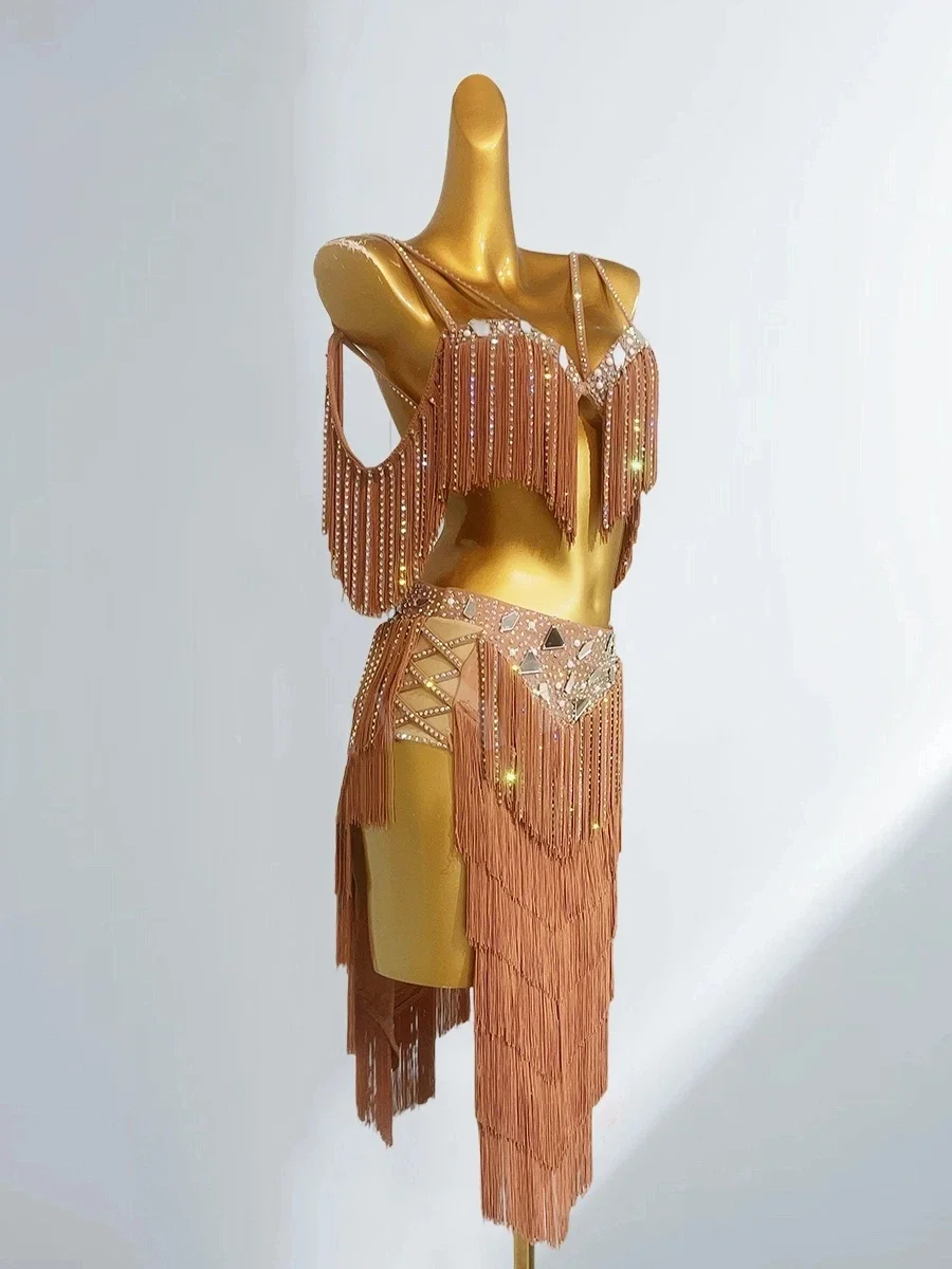 

Костюм для восточных танцев 2026: Новинка! Комплект из топа с бахромой и юбки для выступлений, платье для бальных танцев и выступлений танцовщиц