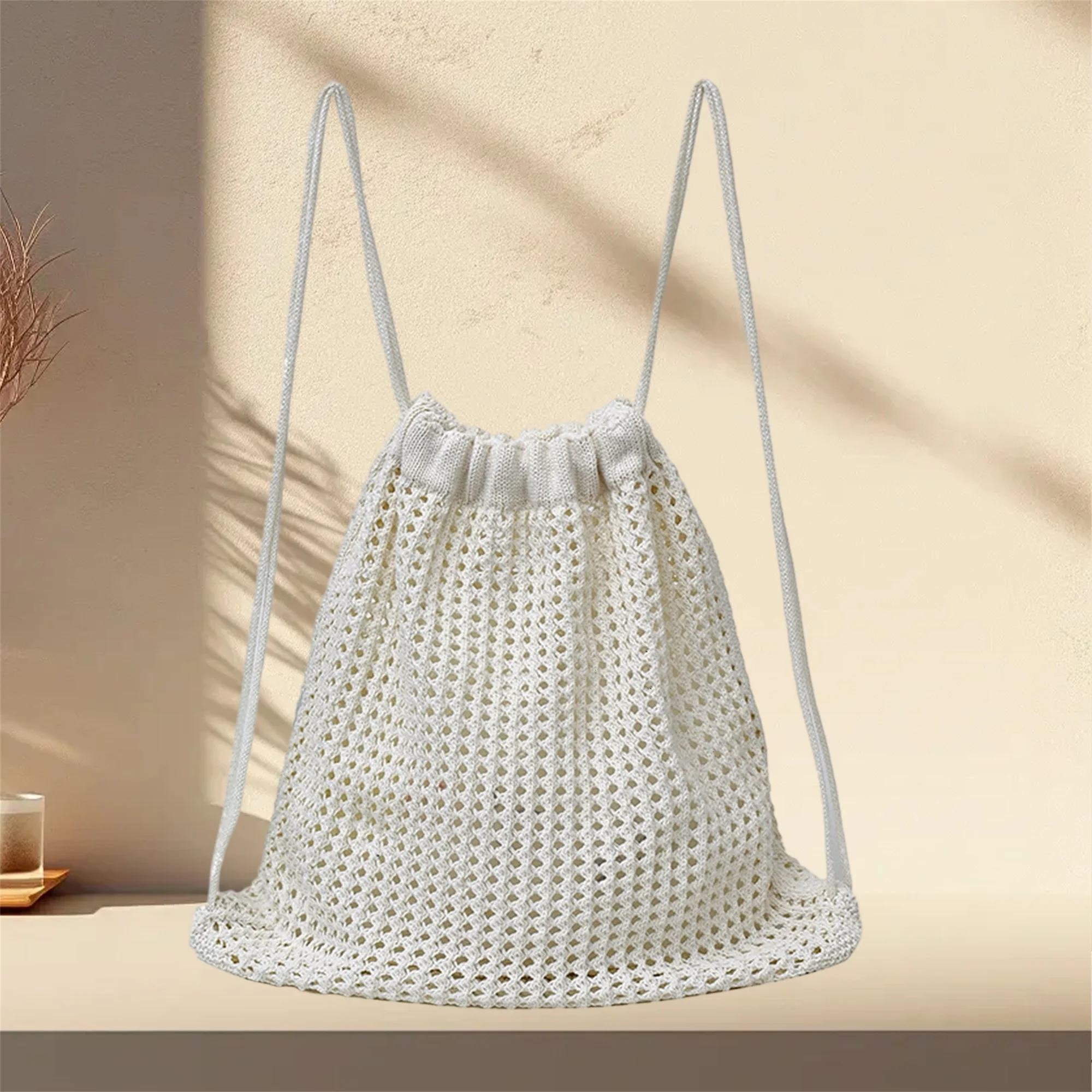 スポーツハイキングや旅行用の中空デザインの手作りかぎ針編みビーチ巾着バックパック - スタイリッシュなジムストリングバッグ