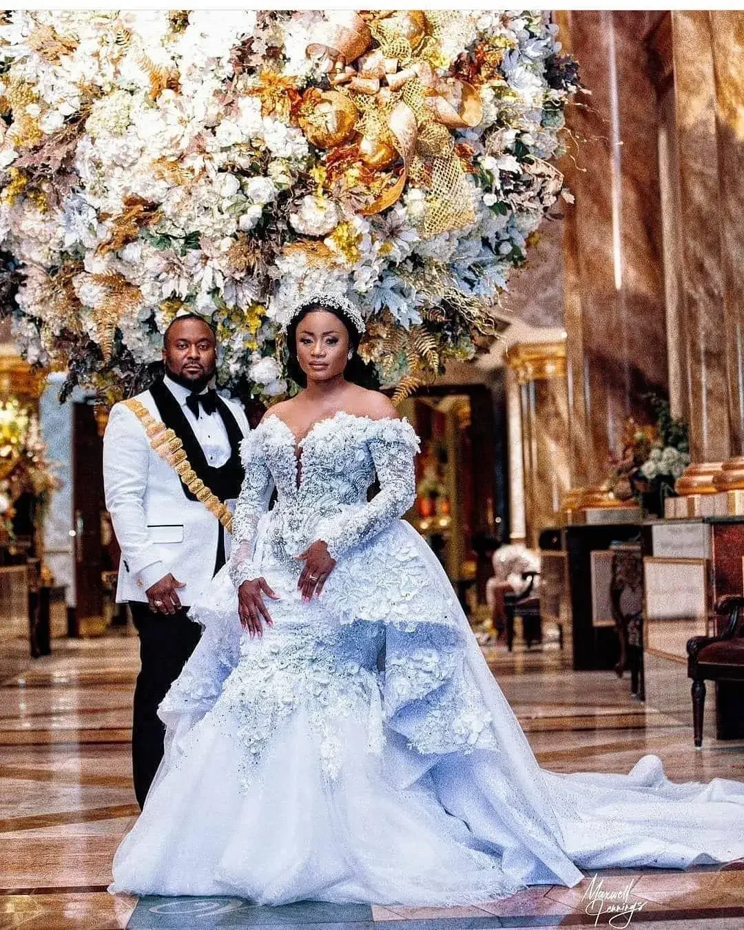 Robes de mariée sirène personnalisées avec poignées, jupe amovible, manches longues, appliques en dentelle perlée gonflée, patients, quoi que ce soit