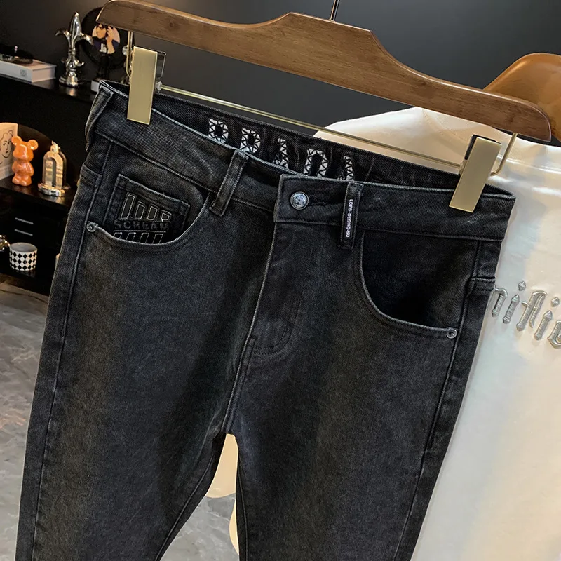 

Модные легкие роскошные черные джинсы для мужчин, осень 2023, новая элитная мужская одежда, эластичные облегающие брюки с маленькими штанинами