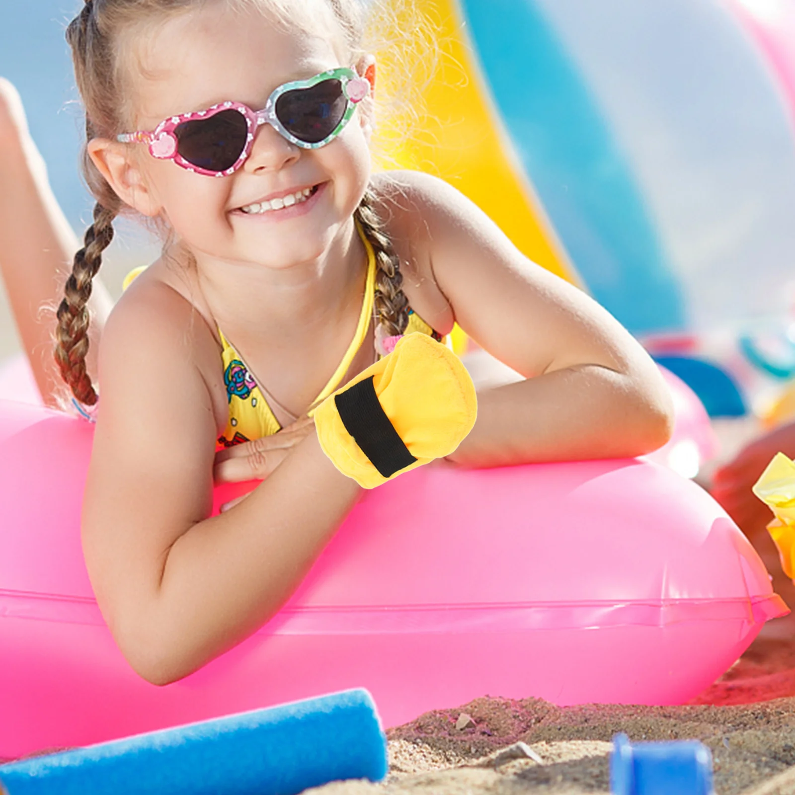 حقيبة مزيل قفاز إزالة أصفر للأطفال أداة تنظيف الرمل المحمولة للتخييم على الشاطئ والعطلات ومسح الرمال