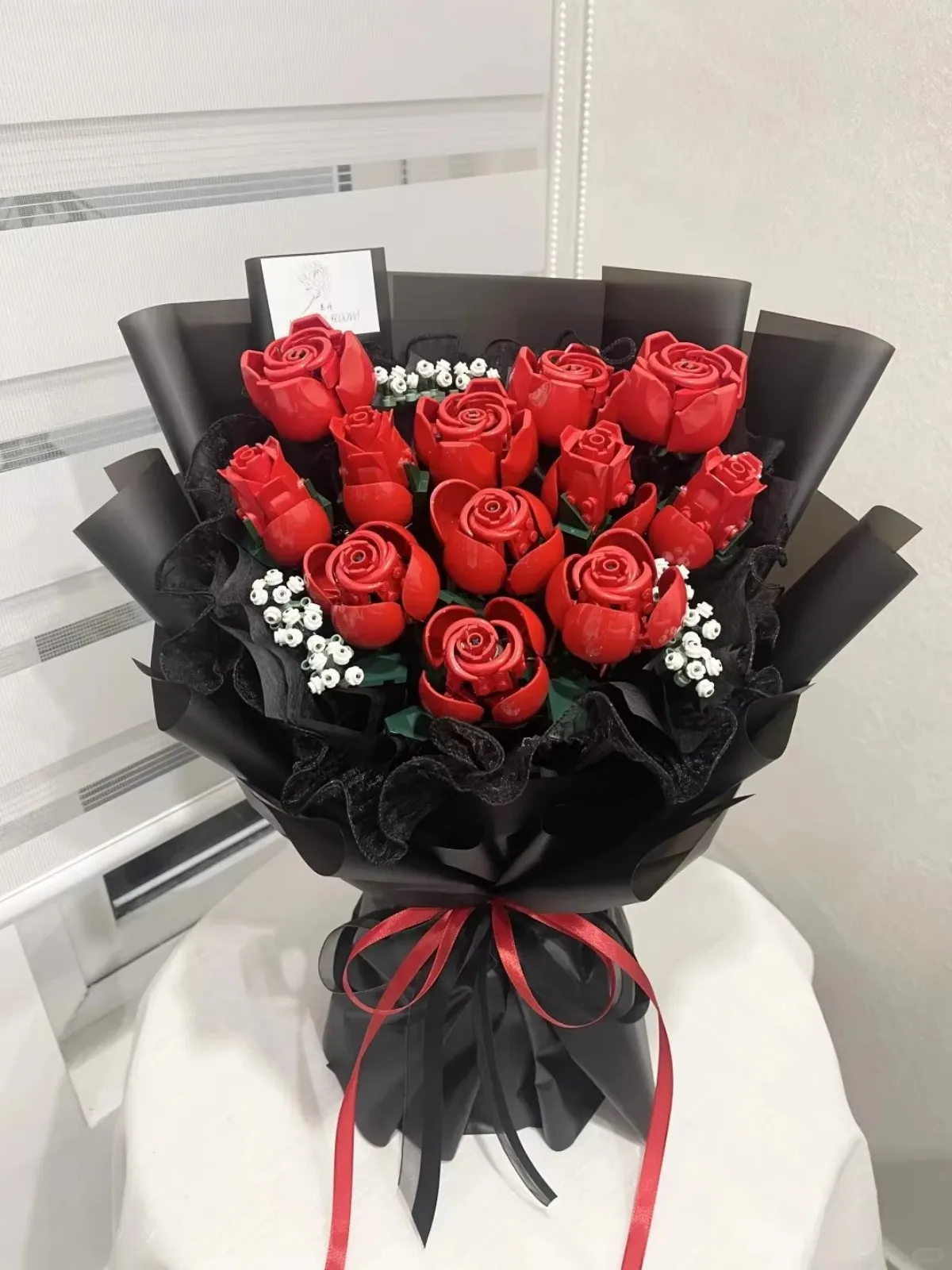 

Charming Bouquet of Roses Building Blocks Stunning Artificial Flower Decor for Memorable Anniversaries and Special Occasions