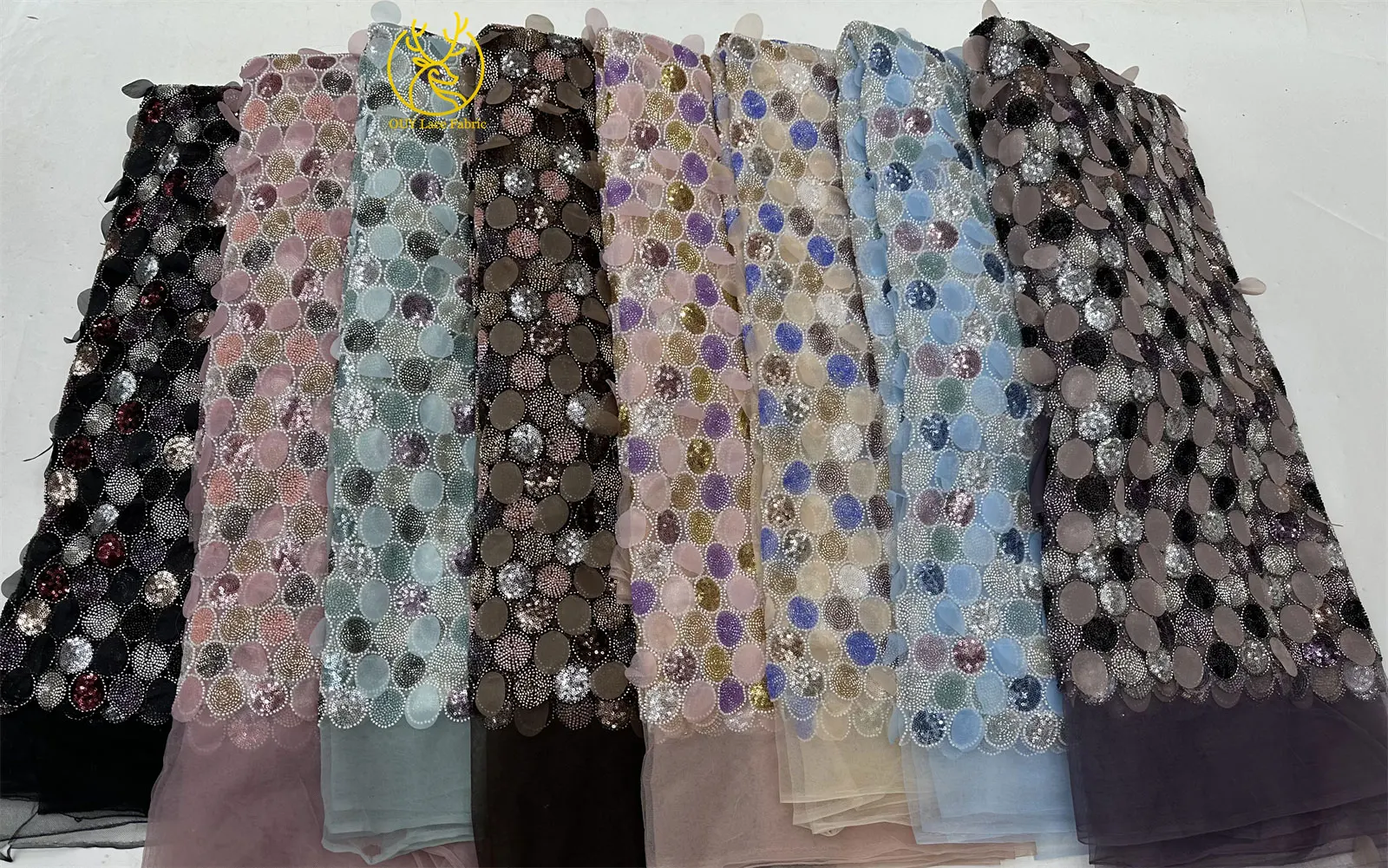 Il più nuovo tessuto africano del pizzo in rilievo 2025 di alta qualità di lusso francese nigeriano paillettes tulle tessuto di pizzo abiti da festa di nozze