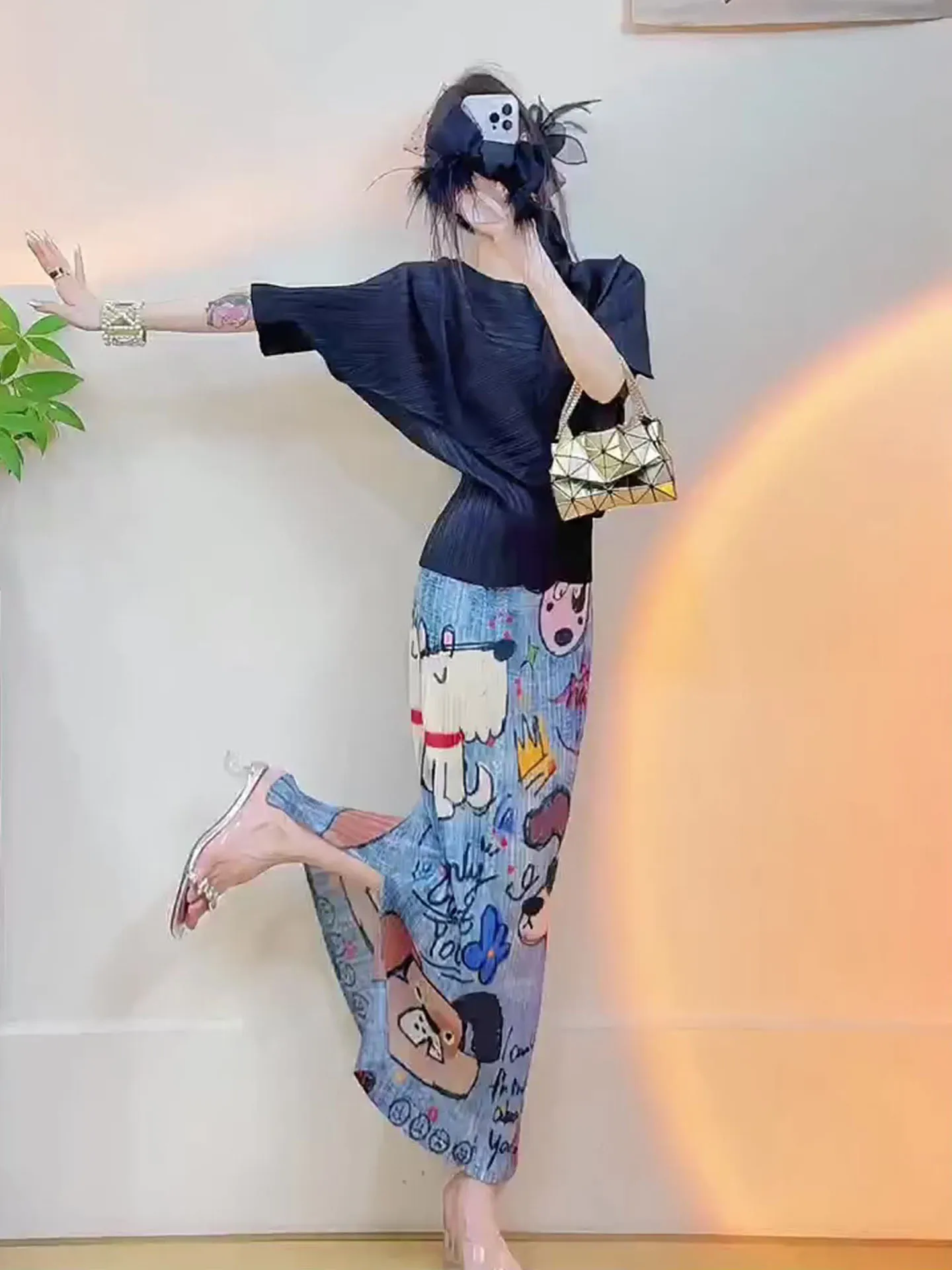 

Black Floral Print Short Sleeve Top And Skirt Set Vintage Fashionable Summer Waist-Cinching Pleated Half-length Ensemble