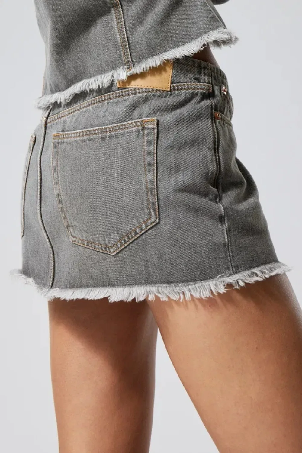 Harajuku trendy casual sexy skirt New fashionable street women gray denim zipper skirt retro frayed low-waist skirt