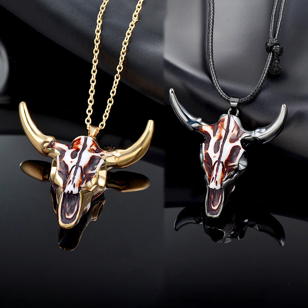 Cattle Head Pendant Necklace Boho Metal Wrapped Bovine Skull Figurine Charm Bull Horn Amulet Jewelry for Men Sweater Neck Chain