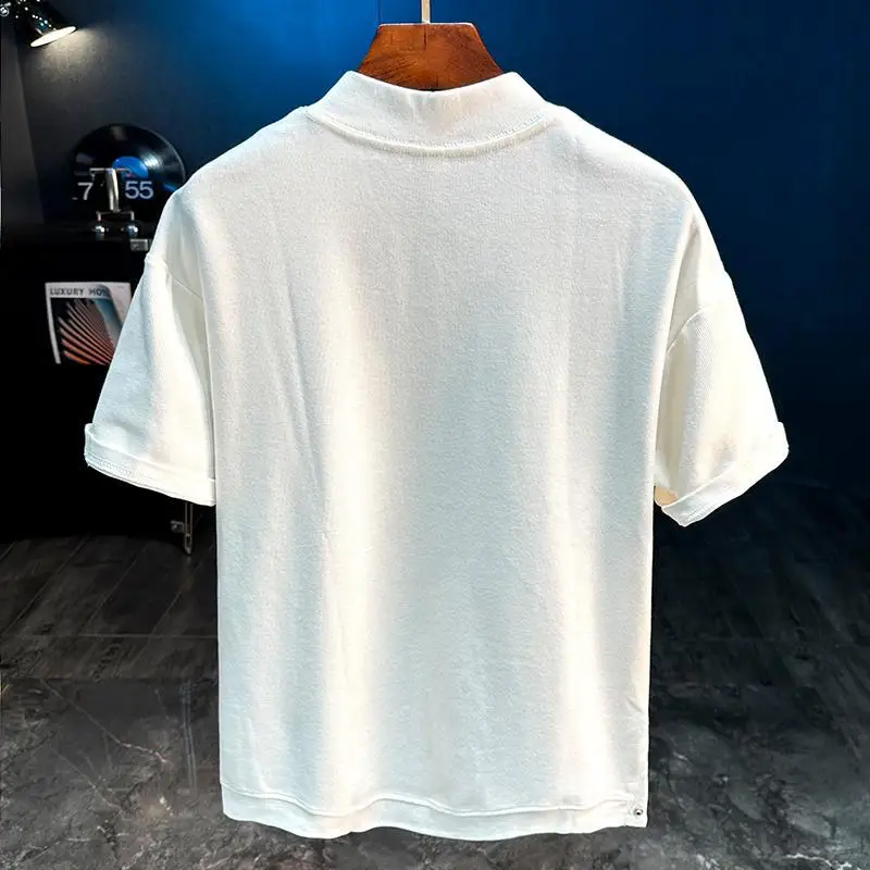 تي شيرت رجالي بأكمام قصيرة للرجال الصيف الاتجاه الأمريكي 2025 جديد الرجال الراقية فضفاض بلون علوي